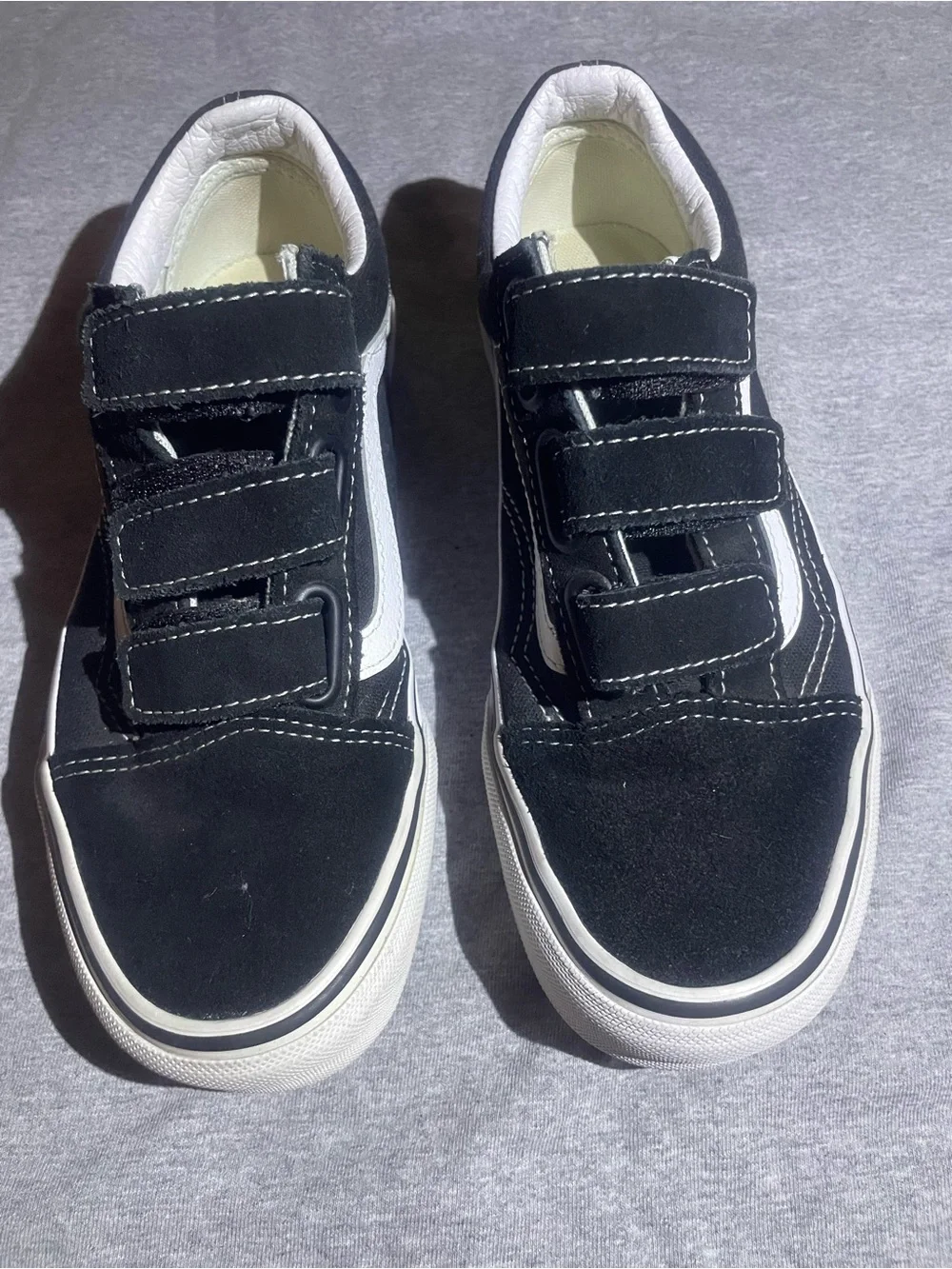 Vans Kids men 4,5 weman 6 Black and White Strap Sneakers
